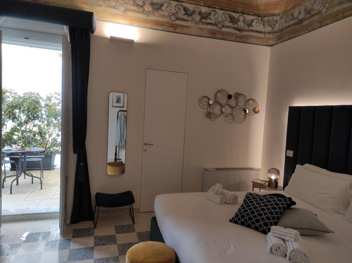 1940 Luxury Accommodations By Wonderful Italy 오스투니 외부 사진