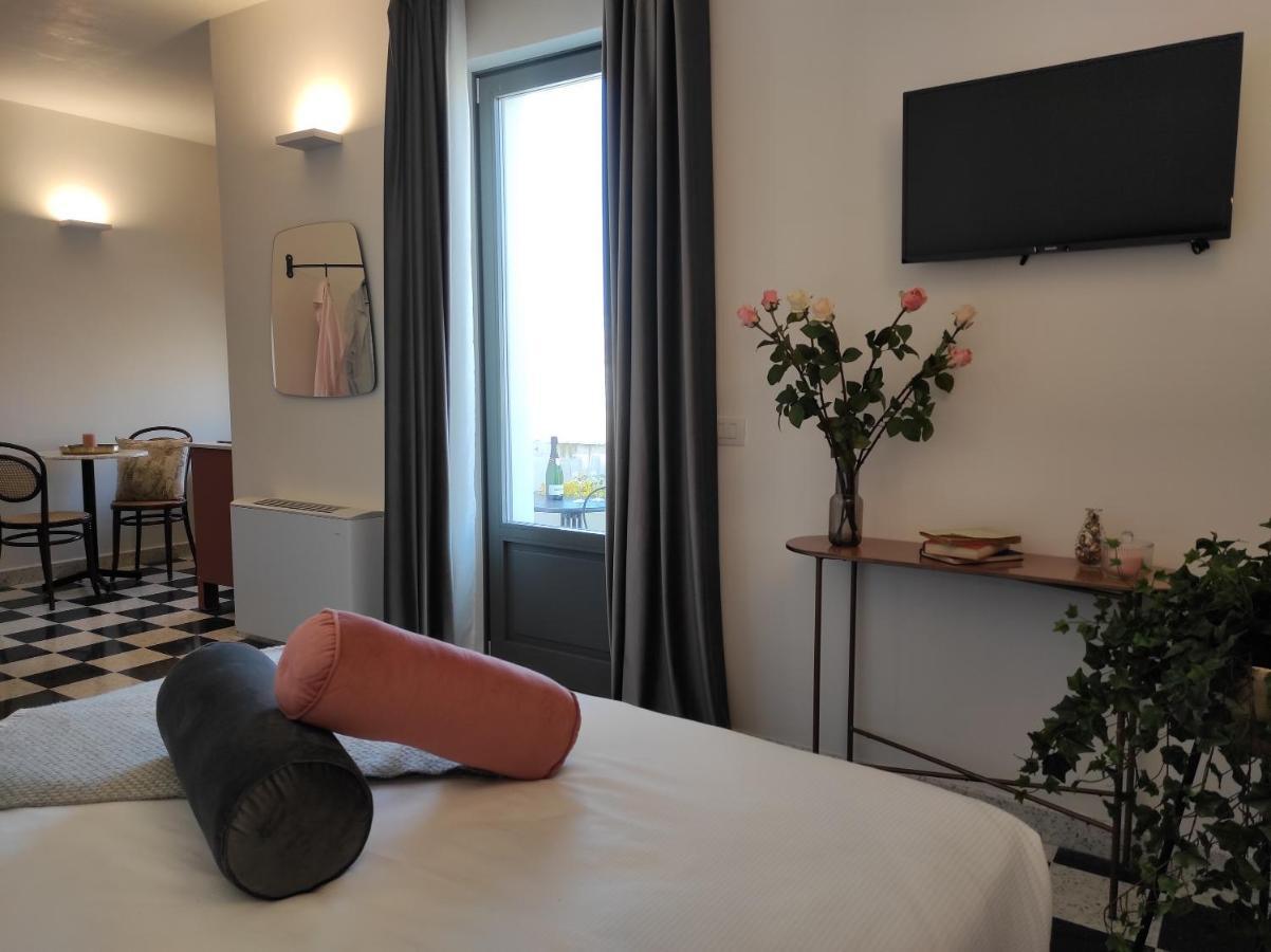 1940 Luxury Accommodations By Wonderful Italy 오스투니 외부 사진